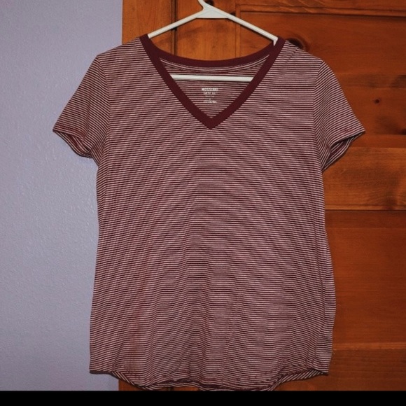 Cute Top! - Picture 2 of 2